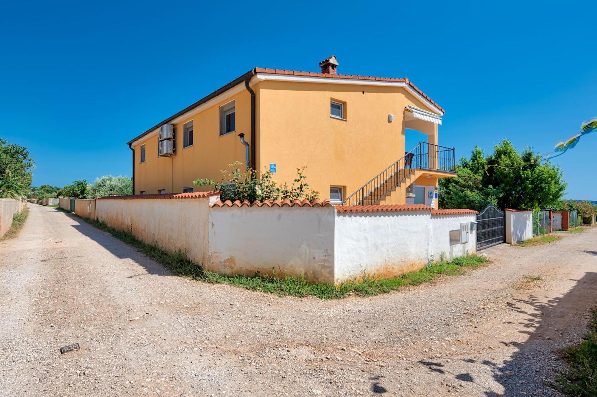 Teuta Apartments - A Beach And A Sea View Peroj Extérieur photo