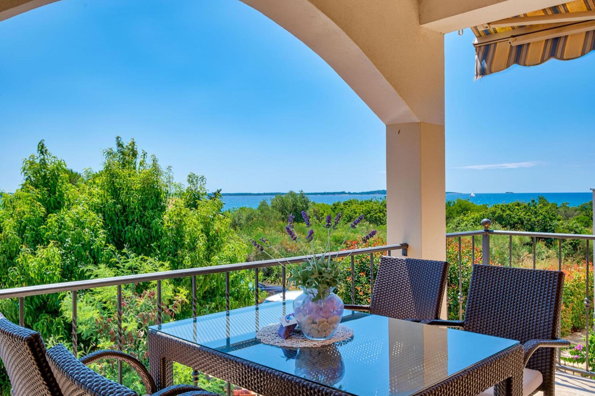 Teuta Apartments - A Beach And A Sea View Peroj Extérieur photo